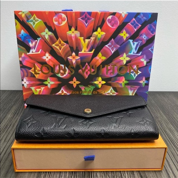 LOUIS VUITTON Sarah Wallet - Picture 2 of 6